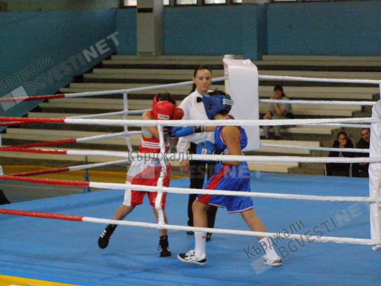 Йълдъз Раим от "Арда бокс" с бронз на държавното първенство