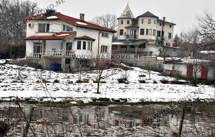 Читатели: Снеготопенето дави Кенана