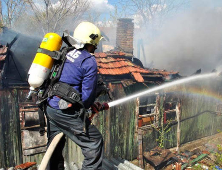 Бойлер възпламени джамията в Шопци