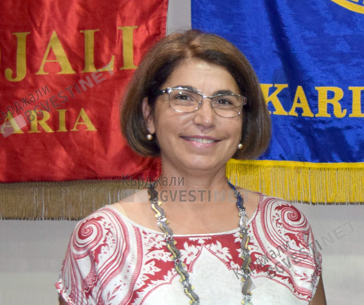 Бахар Палова