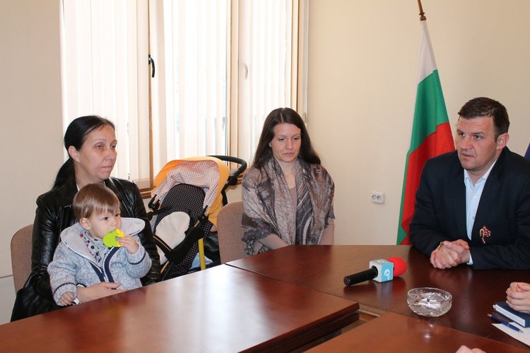 Определиха двойка от Димитровград да получи ин витро процедура