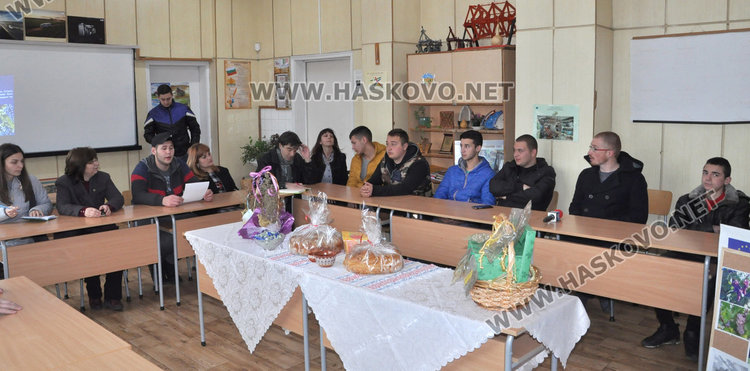 Яни от „Фермата“ в гимназията по транспорт и селско стопанство: Земеделието е добър бизнес 