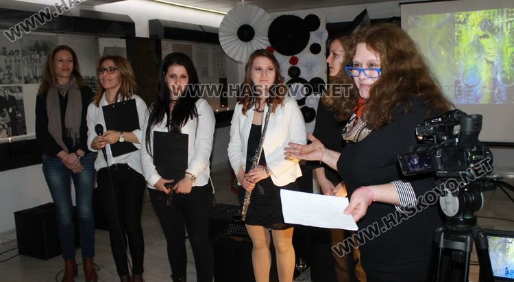 Млади и талантливи дами твориха музика и поезия за 8 март