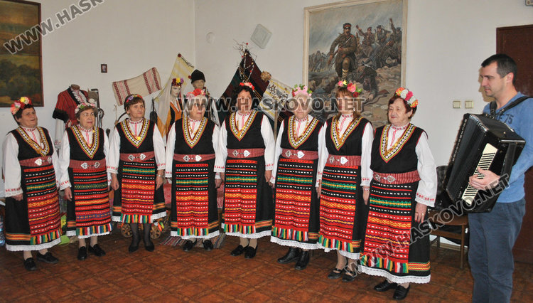 Тракийки с празничен концерт за жената, майката, любимата