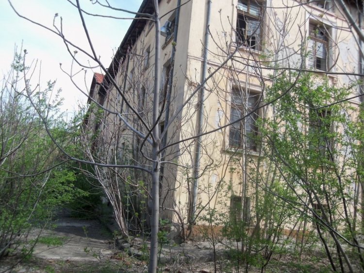 Продават на търг тютюневия склад на ул. “Георги Кирков” 