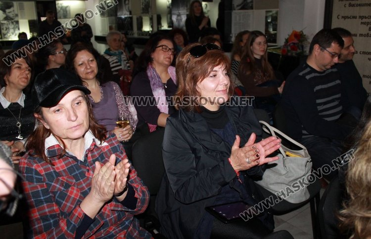 Млади и талантливи дами твориха музика и поезия за 8 март