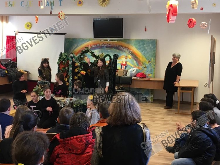 Две представления направиха възпитаниците на театралната школа към ОДК в Смолян за връстниците си от училище "Св.св. Кирил и Методий"