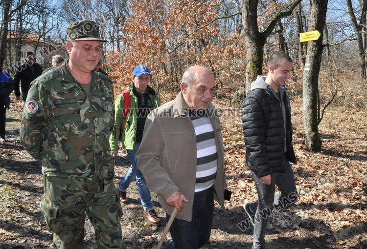 Нова екопътека води до вековни ясени и паметника на Цар Иван Асен II