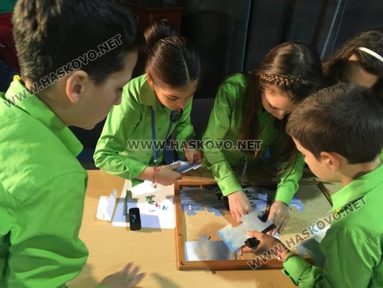 Четвъртокласници с урок по родолюбие