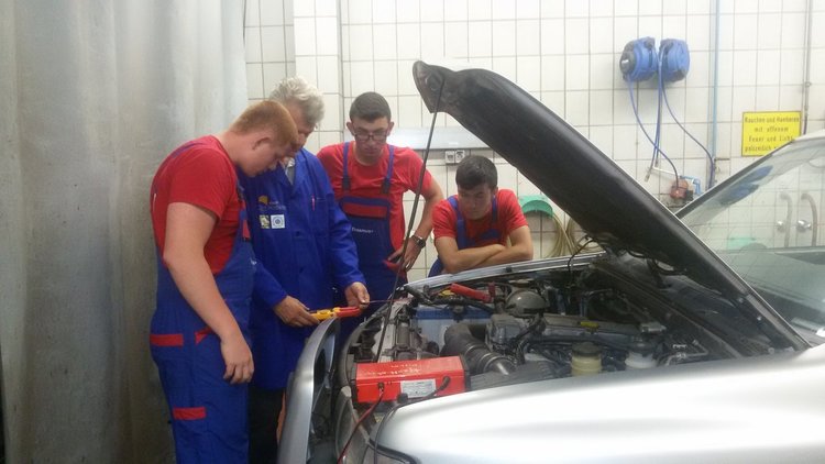 Търсят се кадри на Електрониката,втора седмица стои вакантно мястото за директор на предприятие