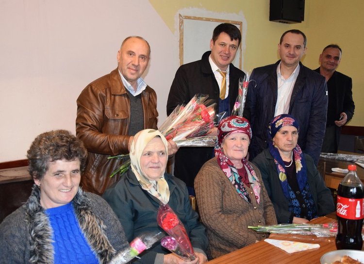 Дамите от Китница отпразнуваха 8-ми март