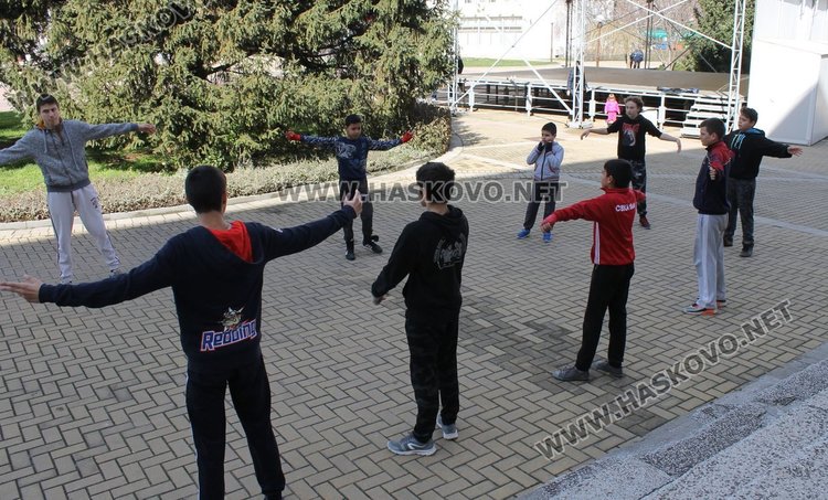 Шампион по бокс проведе открита тренировка с възпитаниците на БК "Спартак"