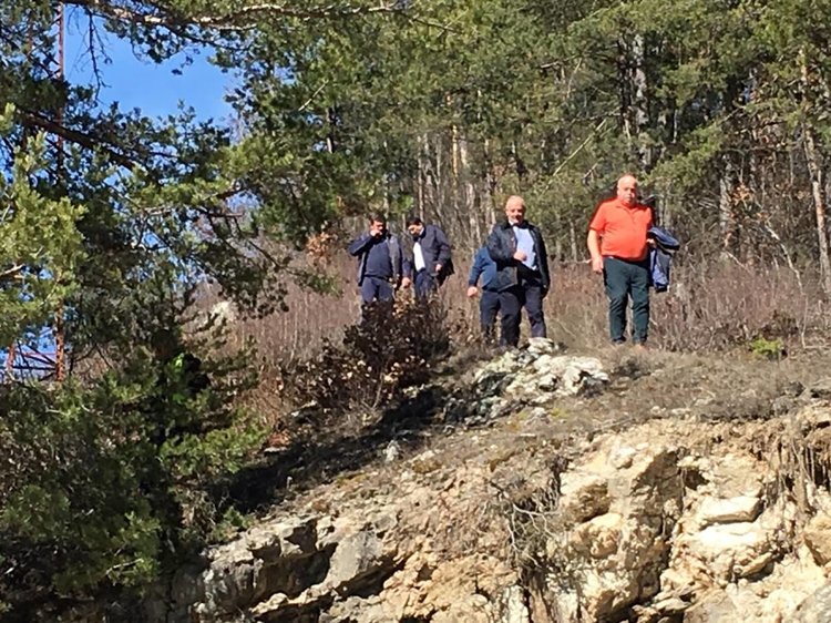 Свлачището, затворило пътя за Мадан, е най-голямото на главен път в България