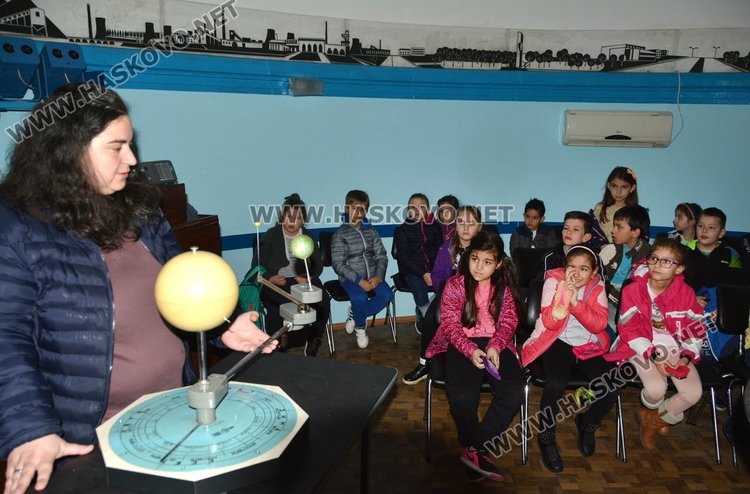 Наплив от посетители в димитровградския планетариум в неделя