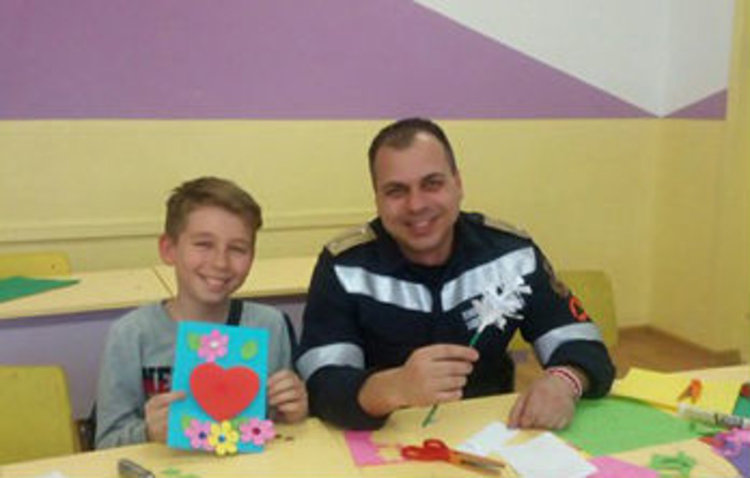 След бабите и мамите, клуб "От извора" привлече и татковците