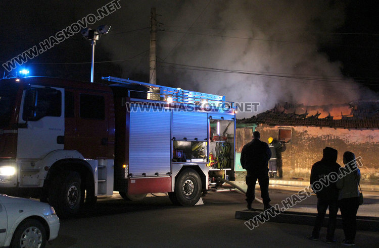 Газова бутилка подпали къща зад монумента на Св. Богородица, загина възрастен мъж