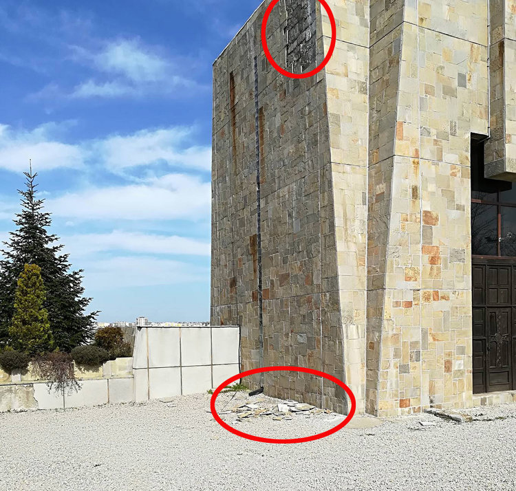 Хасковлия: Облицовката на монумента продължава да пада, опасно е за децата 