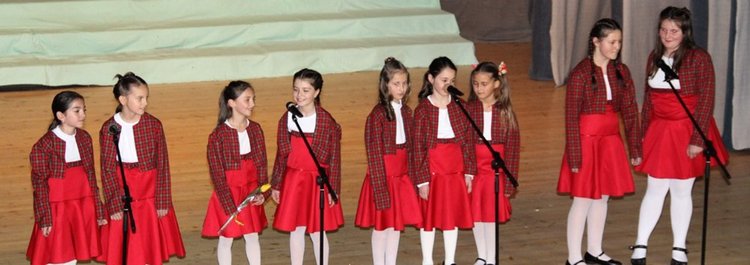 Концерт "На мама с  любов" препълни залата на читалище "Христо Ботев" в Смолян