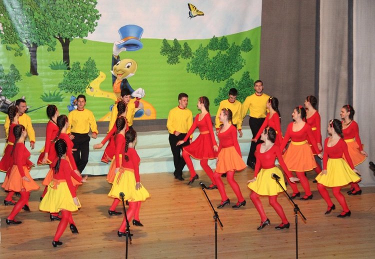 Концерт "На мама с  любов" препълни залата на читалище "Христо Ботев" в Смолян