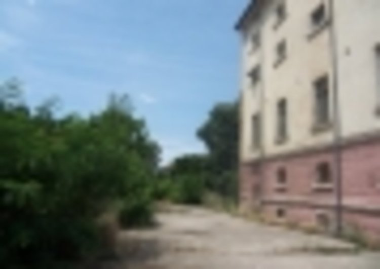 Още един бивш тютюнев склад на тезгяха  за 872 бона