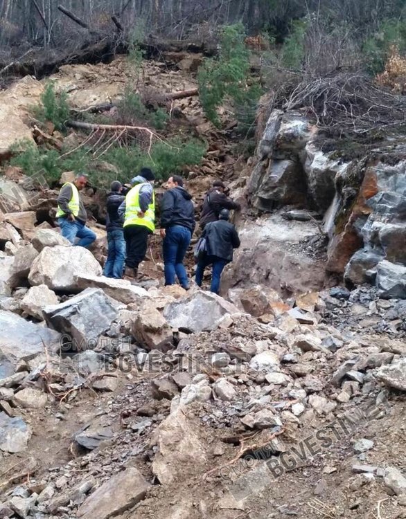 Топексперт за свлачището край Тикале: До 10 дни хората ще имат път