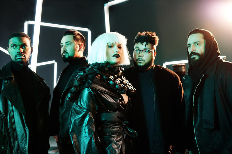 По традиция: "Евровизия" в "акомпанимент" със звучен скандал! 