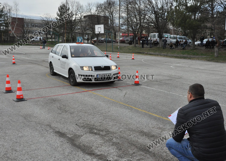 10 отбора в надпревара в Хасково за най-добър млад монтьор и шофьор