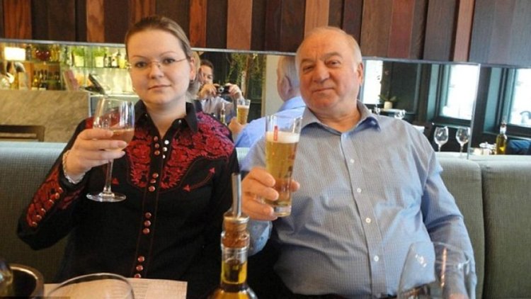 Мистерията се заплита: Новичок в чантата на дъщерята на Скрипал