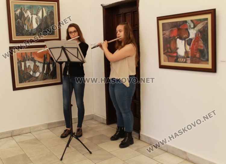 Магдалена Йотова откри „Магията на акварела“ в Димитровград