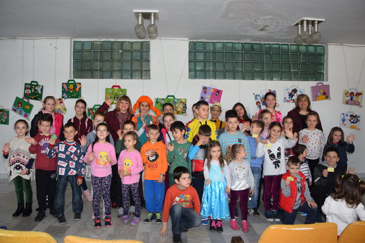 С приказни герои, изложба и приказно четене   в ОДК отбелязаха Международния ден на приказката