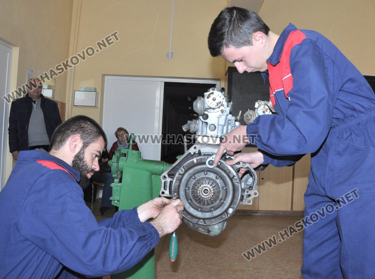 Четири от 15-те купи от Регионалния кръг на „Най-добър млад монтьор и шофьор” остават в Хасково