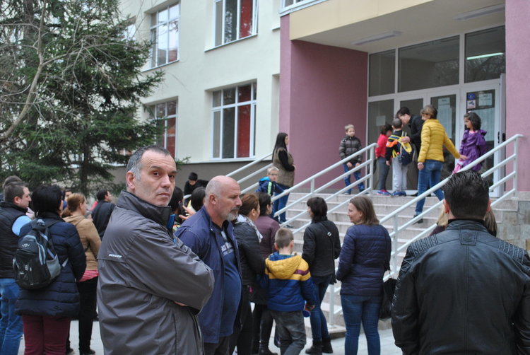 711 деца от началните класове решаваха задачи в областния кръг на  "Европейско Кенгуру"