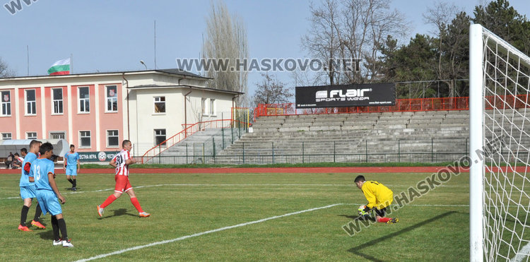 Първи мач на обновения стадион „Хасково”