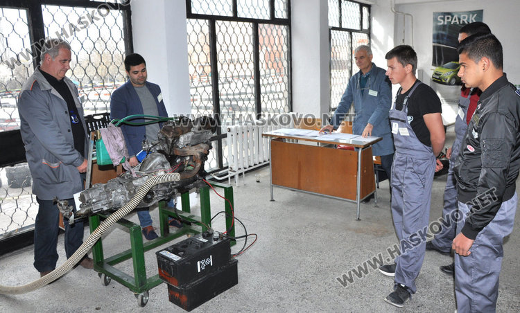 Четири от 15-те купи от Регионалния кръг на „Най-добър млад монтьор и шофьор” остават в Хасково