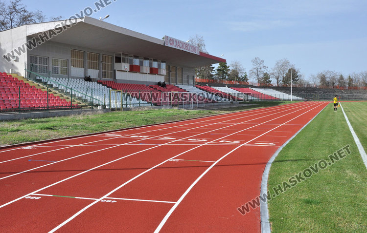 Първи мач на обновения стадион „Хасково”