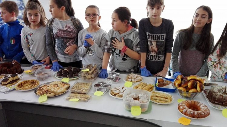 Четвъртокласници в помощ на Петя Костова