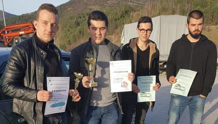 Медали за ученици от Смолян на състезанието "Млад автомонтьор и водач на МПС"