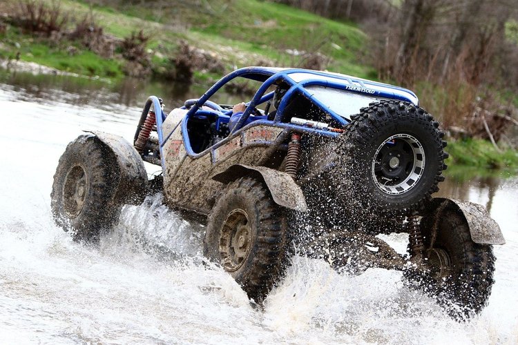 Адреналин и много емоции на Кърджали офроуд фест 