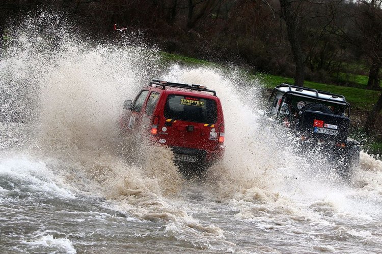 Адреналин и много емоции на Кърджали офроуд фест