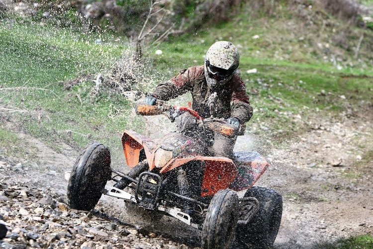 Адреналин и много емоции на Кърджали офроуд фест