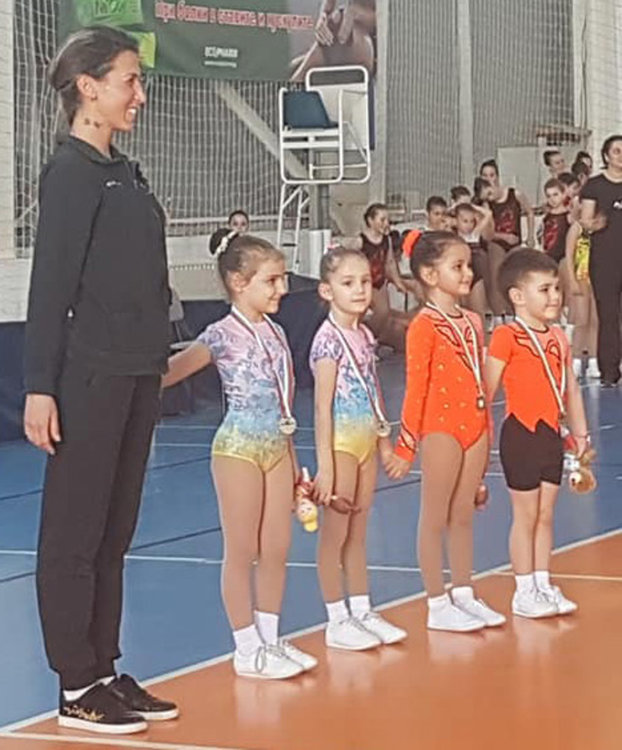 Куп медали за състезателите на „Виолена“ от Държавните първенства по аеробика