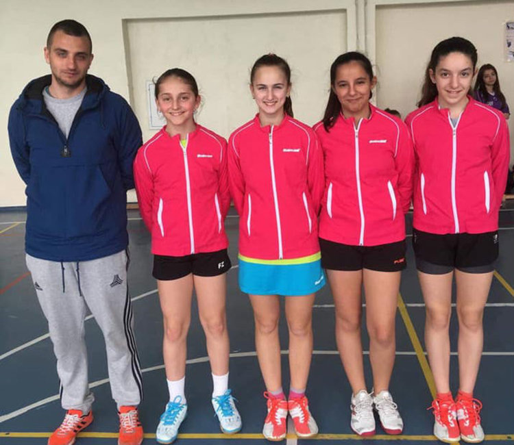 Бадминтонистите на "Златаров" започнаха успешно  участието си на ученическите игри