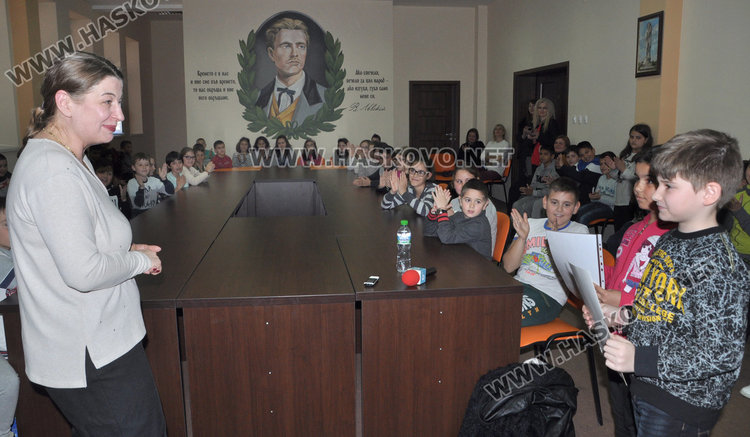 Сродница на Левски донесе в Хасково кичур от косата на Апостола