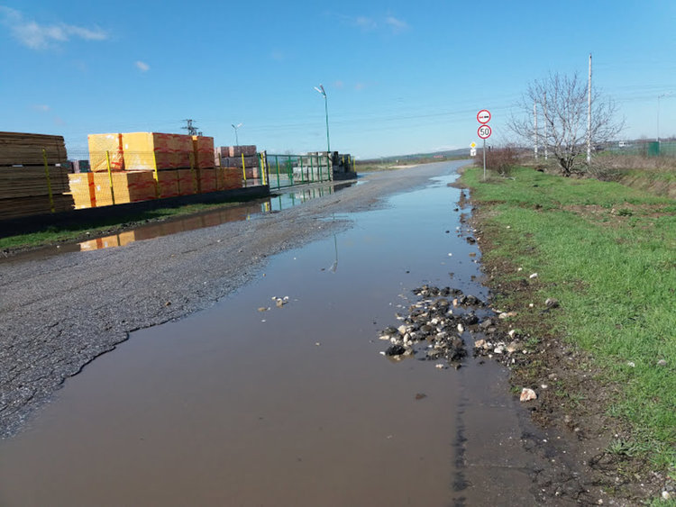 Пълнят дупките в асфалта след стабилизиране на времето