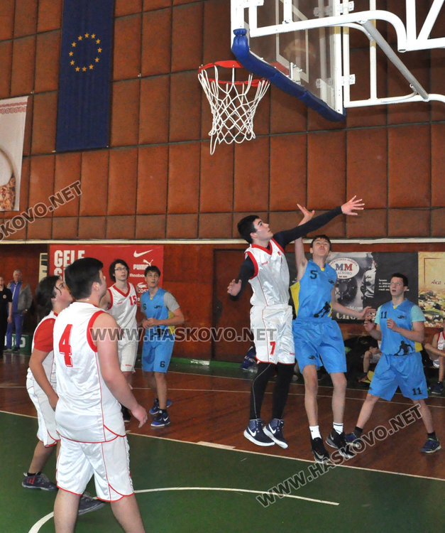 Юношите от ПМГ Хасково шампиони в областния финал по баскетбол