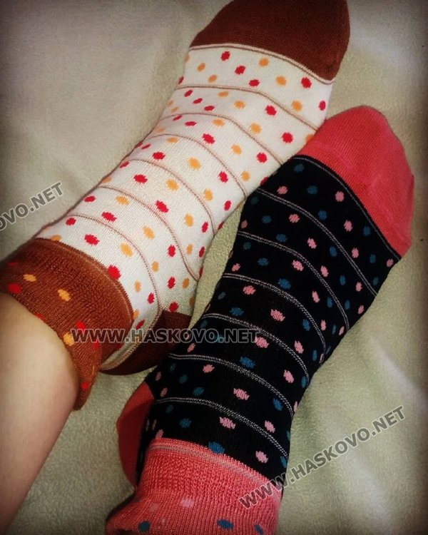 Шарени чорапчета напълниха Фейсбук в подкрепа на хората със синдром на Даун