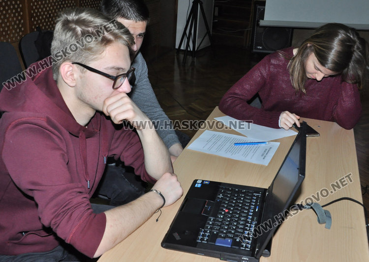 Деян Янев: Парите за младежки дейности в бюджета да се разпределят от младите