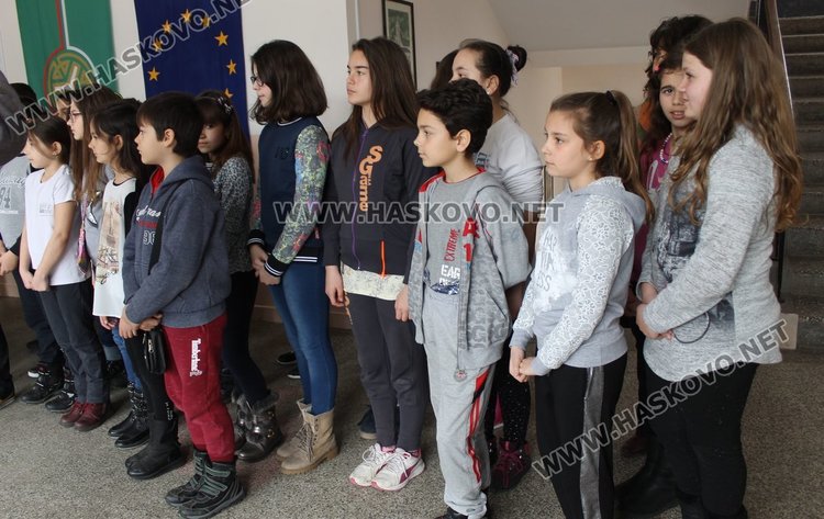 11 медала за каравеловци от национално състезание по история