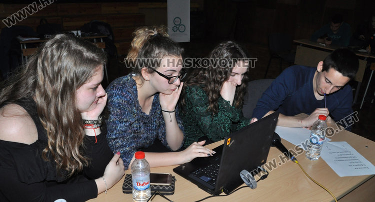 Деян Янев: Парите за младежки дейности в бюджета да се разпределят от младите