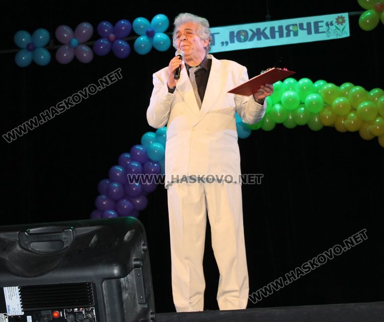 Пролетен концерт събра таланти на сцената на димитровградския театър